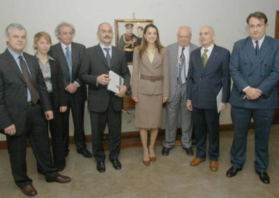 Visita ad Amman, marzo 2006: tra gli altri, da destra, il Sindaco Gabriele Albertini, Janiki Cingoli, Sua Maestà la Regina Rania, Antonio Ferrari, Sergio Escobar.