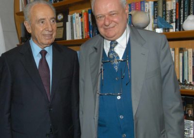 Missione del Sindaco Albertini in Medio Oriente, marzo 2006. Janiki Cingoli con Shimon Peres.